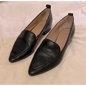 Women’s Franco Sarto Studio Black Leather Point-toe
Slip on loafers, Size 8